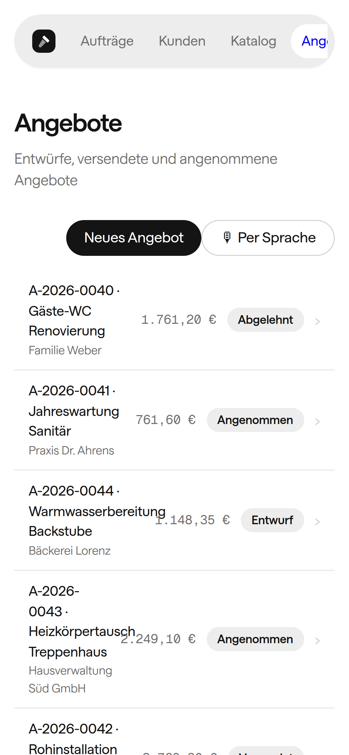 Angebots-Liste in DigitalGeselle mit Nummer, Kunde, Betrag und Status.